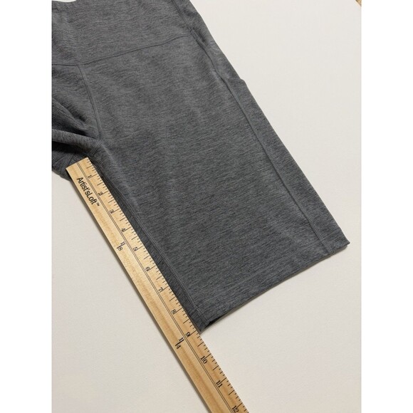 Athleta Ultimate Stash Pocket 9" Shorts Women's Size Large Heather Grey Gym Yoga - Picture 12 of 12